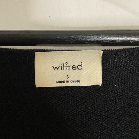 Aritzia Cyprie V-neck Sweater - Picture 6 of 7